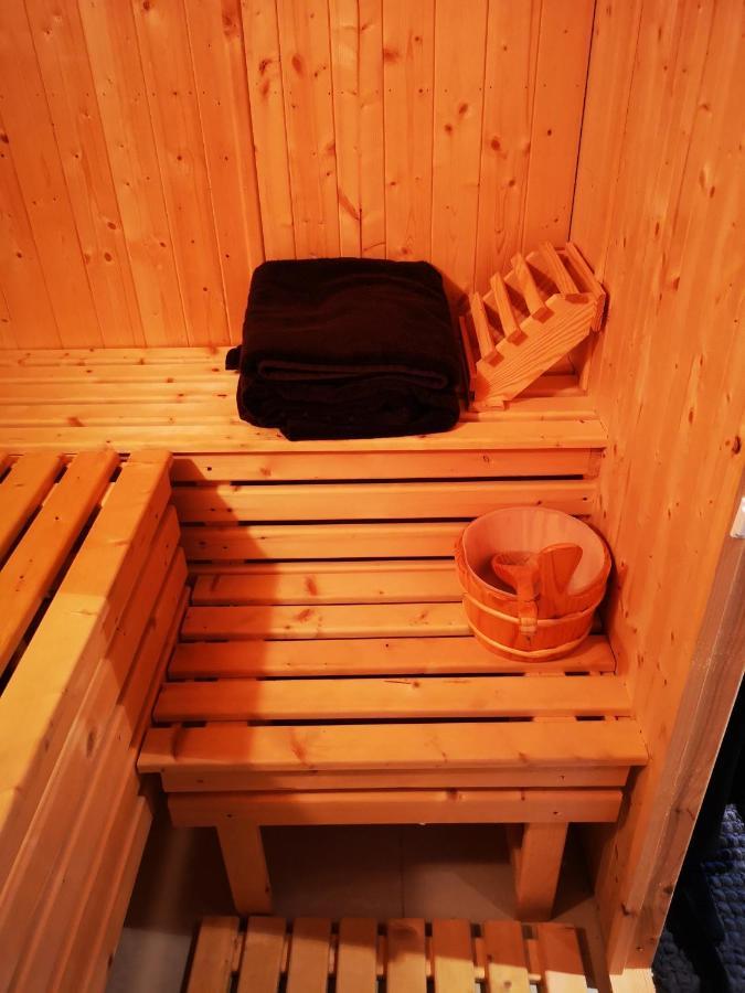Forest Path Luxury Studio Apartment With Large Bedroom Bathroom And Sauna Sleeps Up To 4 Ballynahinch Eksteriør billede
