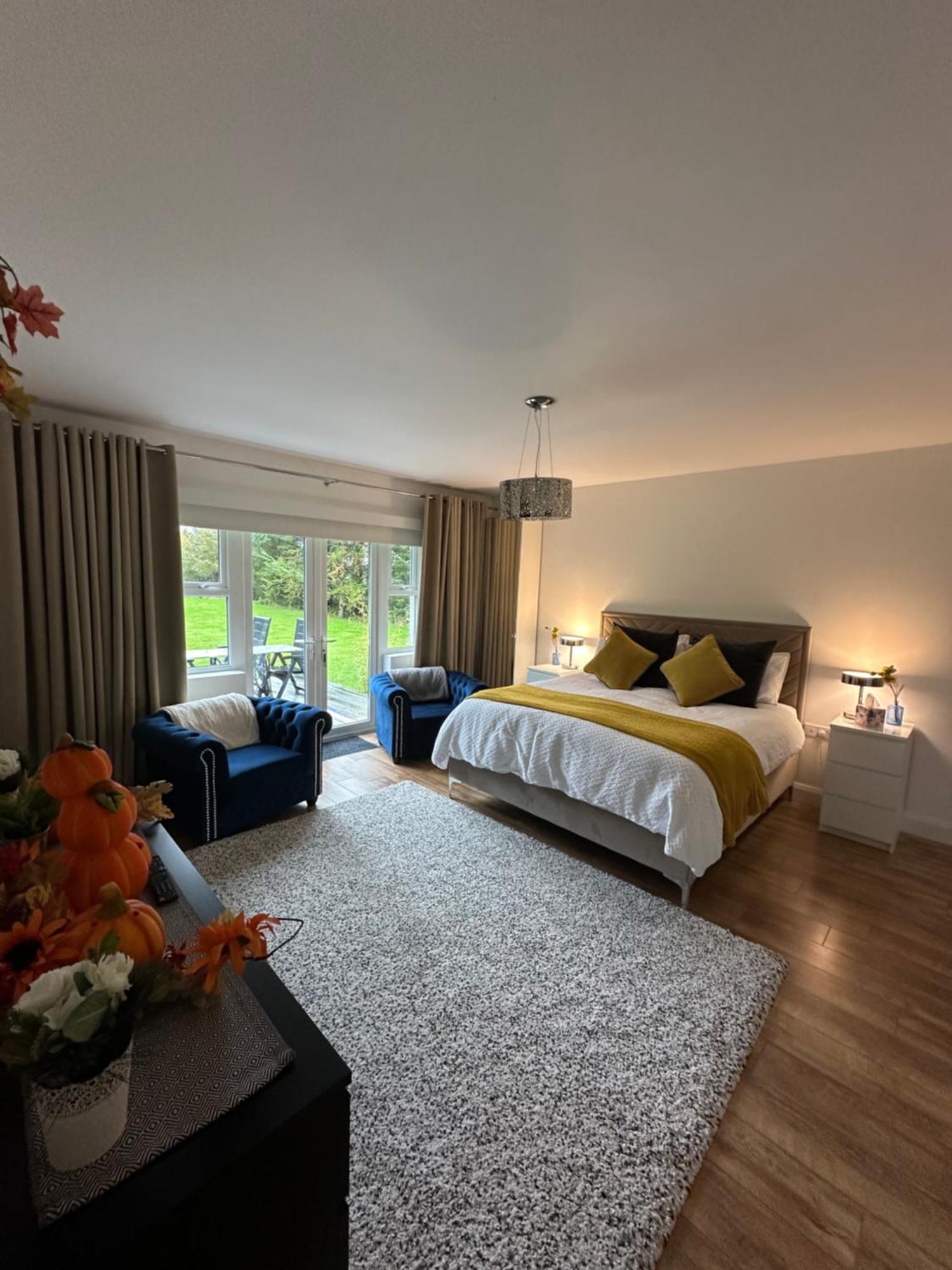 Forest Path Luxury Studio Apartment With Large Bedroom Bathroom And Sauna Sleeps Up To 4 Ballynahinch Eksteriør billede