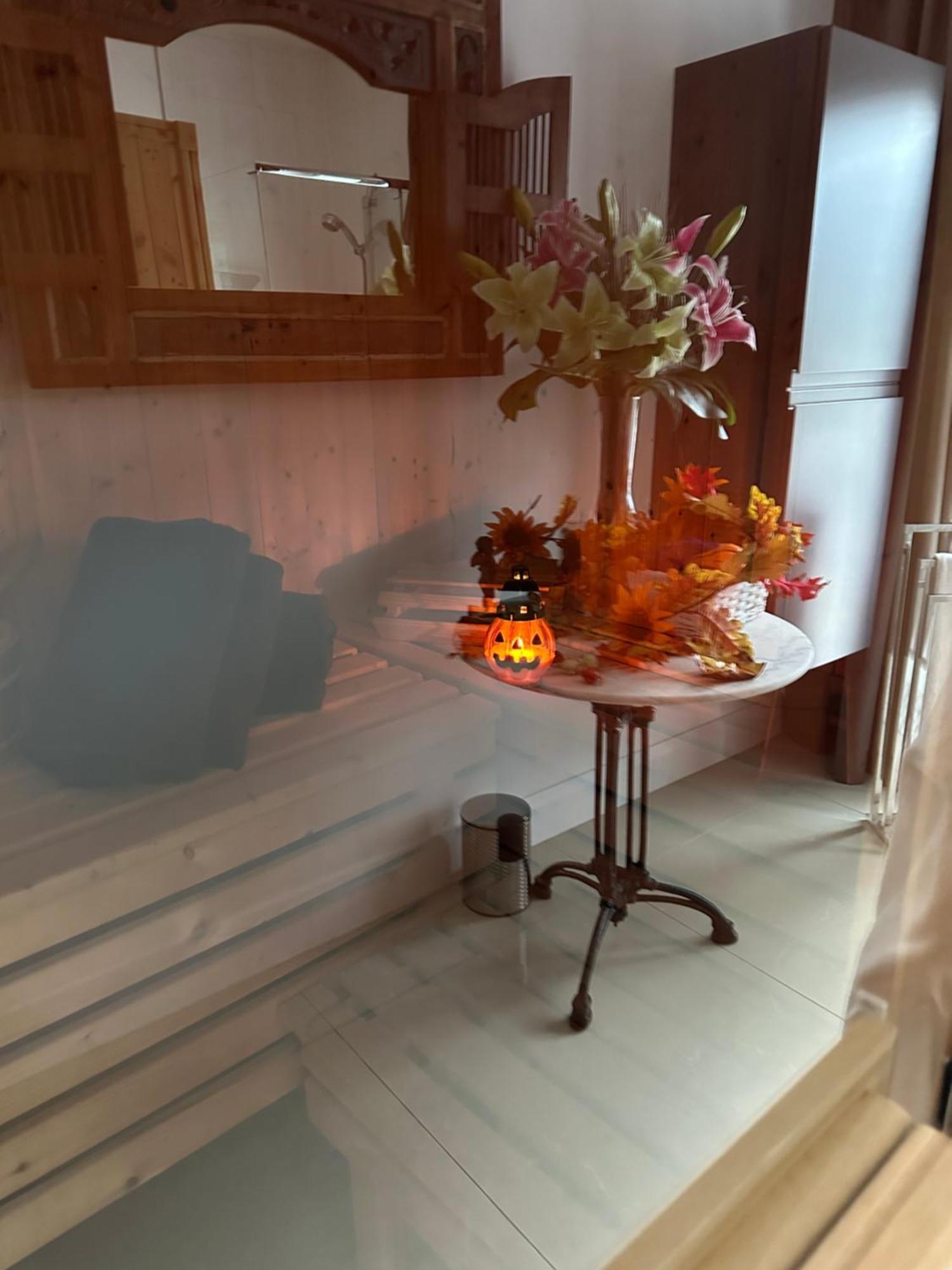 Forest Path Luxury Studio Apartment With Large Bedroom Bathroom And Sauna Sleeps Up To 4 Ballynahinch Eksteriør billede